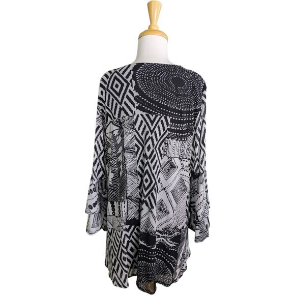 Calessa Geometric Mesh Embroidered Layered Split V Neck Tunic Lightweight Large - Picture 11 of 14